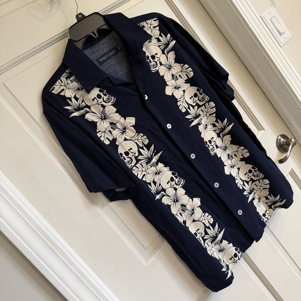 Men’s Small Navy Blue Floral /Skulls Palm Hula Luau Hawaiian resort Vaca NWOT